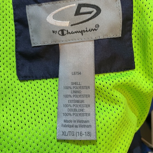 NWT Champion boys jacket - Picture 10 of 11
